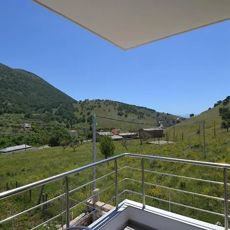 Bujtina Eleni Himare