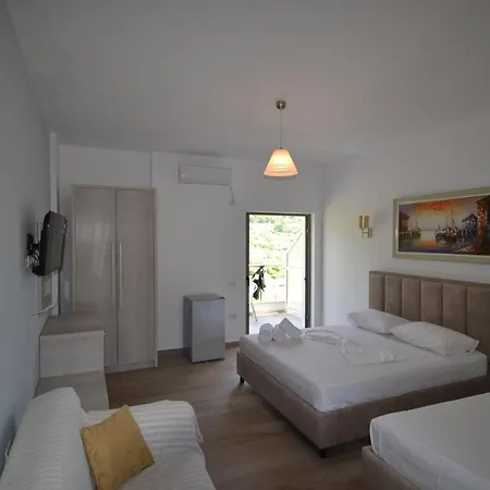 Bujtina Eleni Szálloda Himara