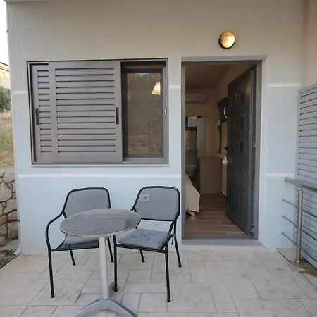 Bujtina Eleni 3* Himarë
