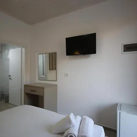 Bujtina Eleni Hotel Himarë