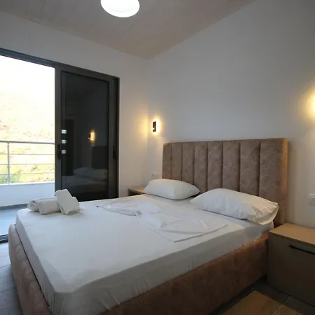 Hotel Bujtina Eleni Himarë