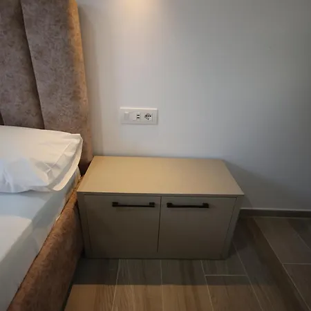 Bujtina Eleni Himarë