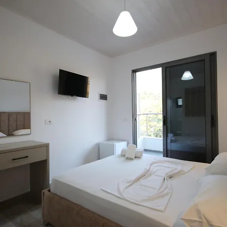 Hotel Bujtina Eleni Himarë
