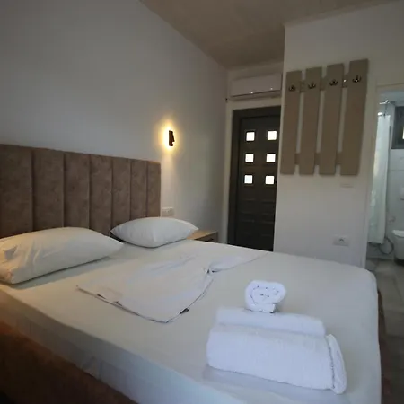 Hotel Bujtina Eleni Himarë