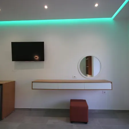 Hotel Bujtina Eleni Himarë