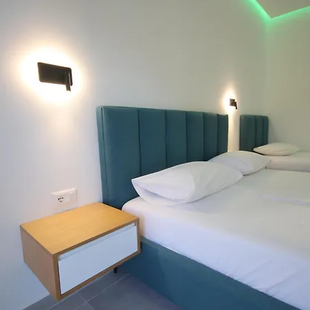 Bujtina Eleni Hotel 3*