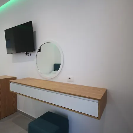 Hotel Bujtina Eleni 3*