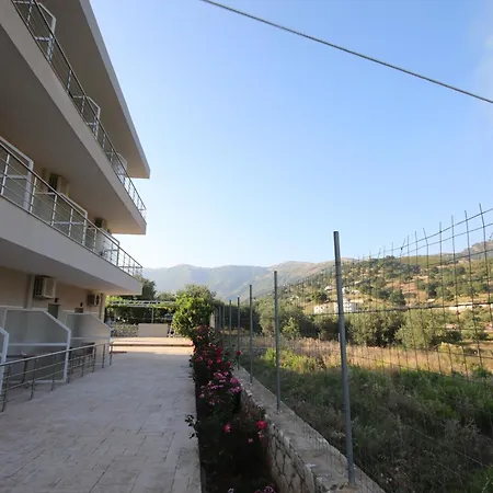 Bujtina Eleni Szálloda 3*