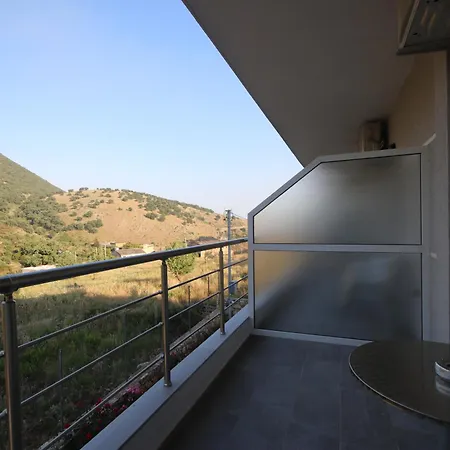 Bujtina Eleni Himara