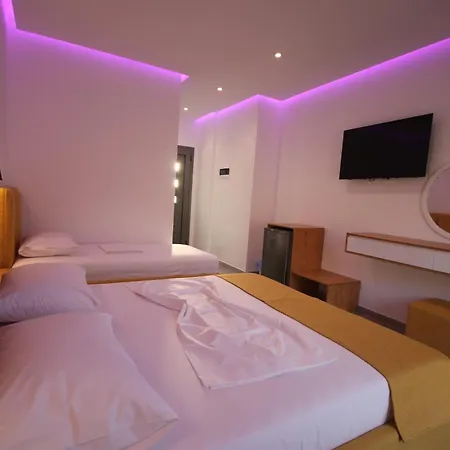 Bujtina Eleni Himara