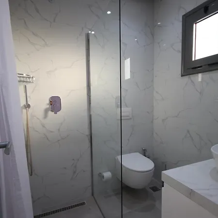 Bujtina Eleni Szálloda 3*