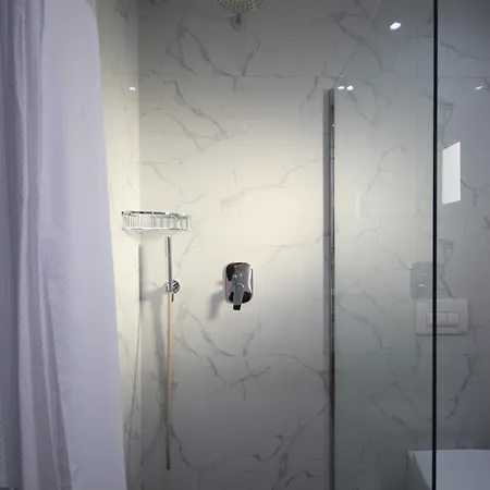 Bujtina Eleni Szálloda Himara