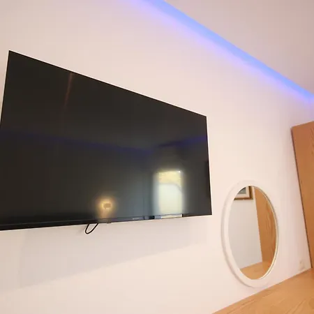 Bujtina Eleni Himara