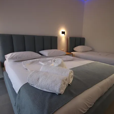 Bujtina Eleni 3* Himara