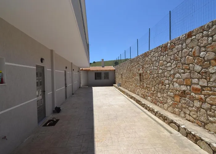 Bujtina Eleni 호텔