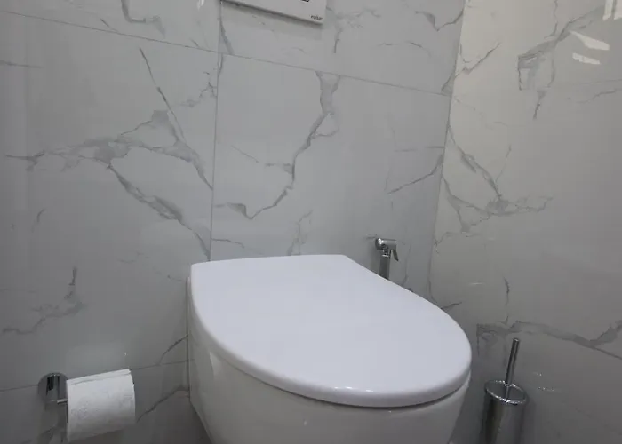 Bujtina Eleni 3* Himarë