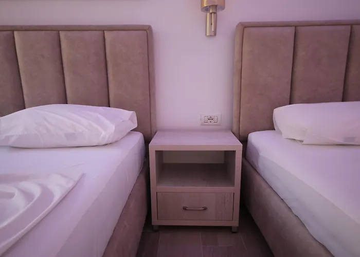 Hotel Bujtina Eleni 3*