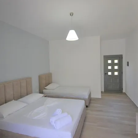 Bujtina Eleni Himare