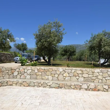 Bujtina Eleni Hotel Himare
