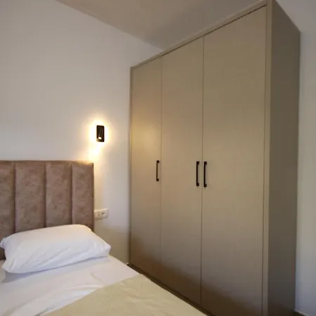 Bujtina Eleni 3*