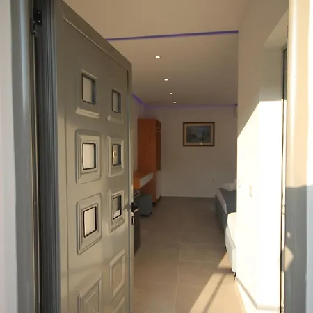 Hotel Bujtina Eleni Himarë