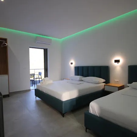 Bujtina Eleni Hotel Himara