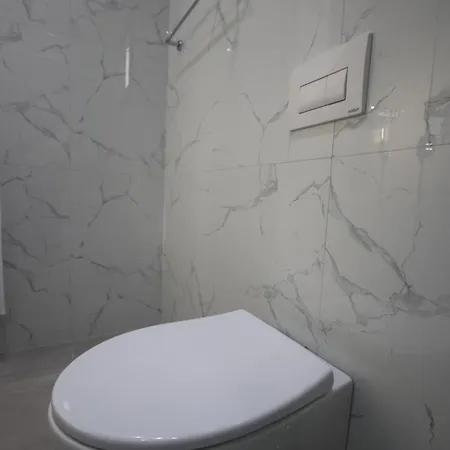 Hotel Bujtina Eleni 3*