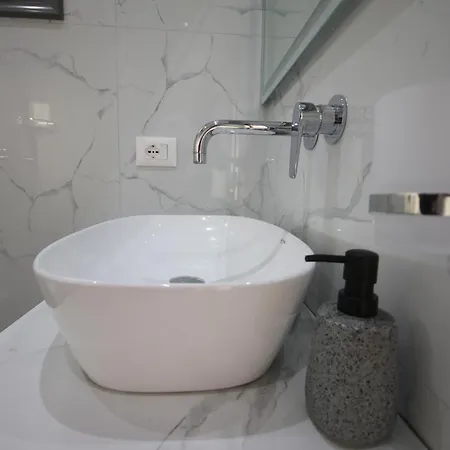 Hotel Bujtina Eleni 3*