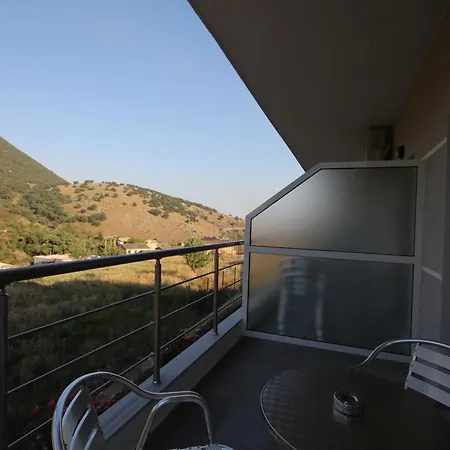 Bujtina Eleni Hotel 3*