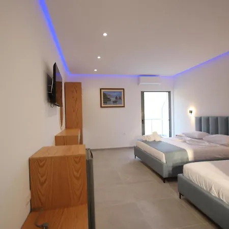Bujtina Eleni Hotel 3*