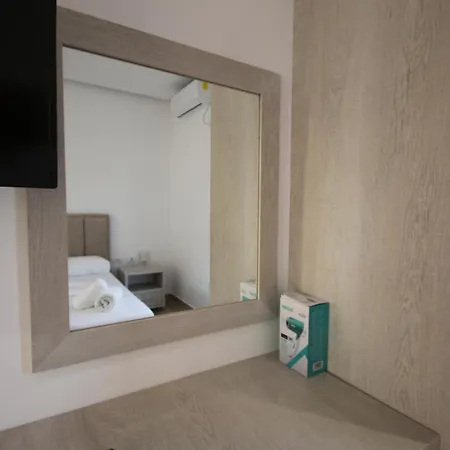 Hotel Bujtina Eleni Himarë