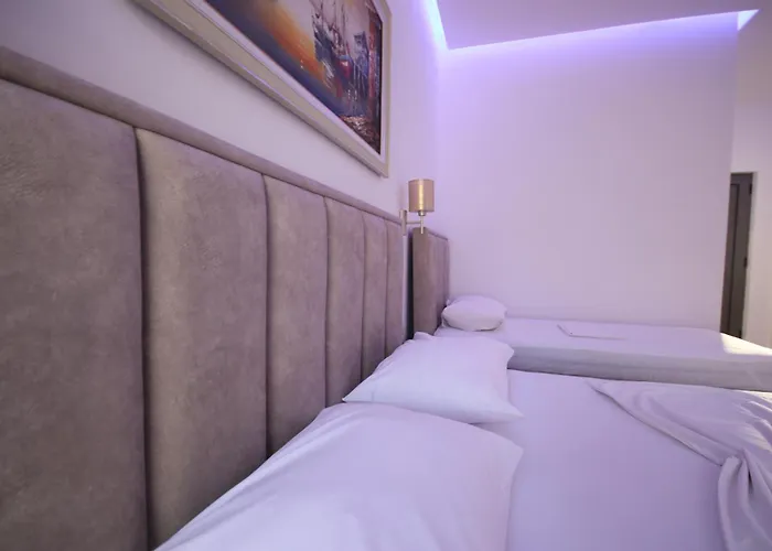 Bujtina Eleni Szálloda 3*