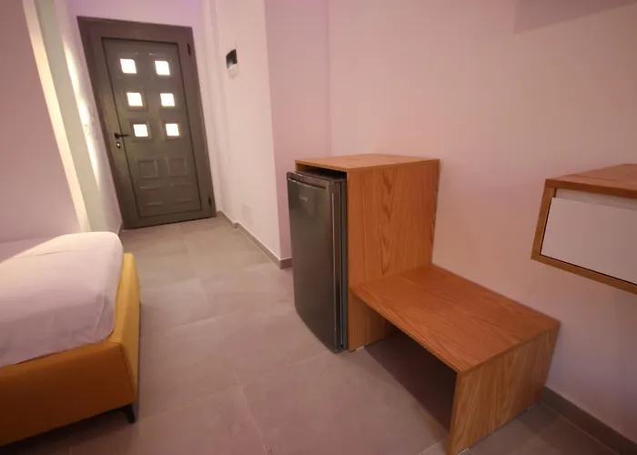 Bujtina Eleni 3* Himara