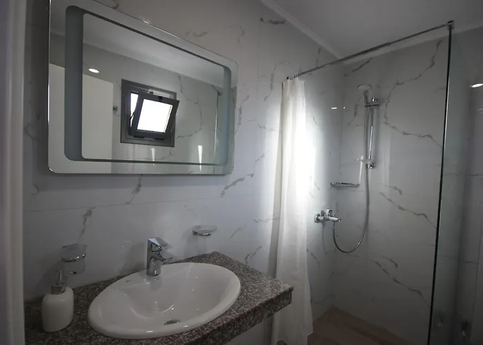 Bujtina Eleni 3*